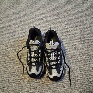 Diane Von Furstenberg Skechers soman's size 6 NEW with Tags